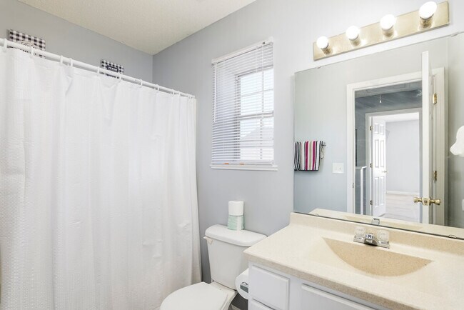 Building Photo - 425B6 Summit Terrace Ct