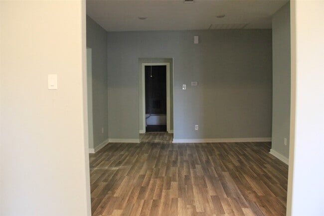 Building Photo - 724 Bowie St