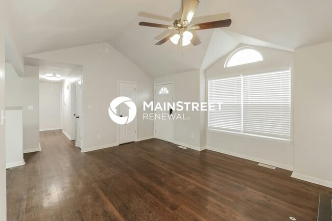 Building Photo - 4 Bedroom Pet-Friendly Home in BLUE SPRINGS, MO with Main Street Renewal