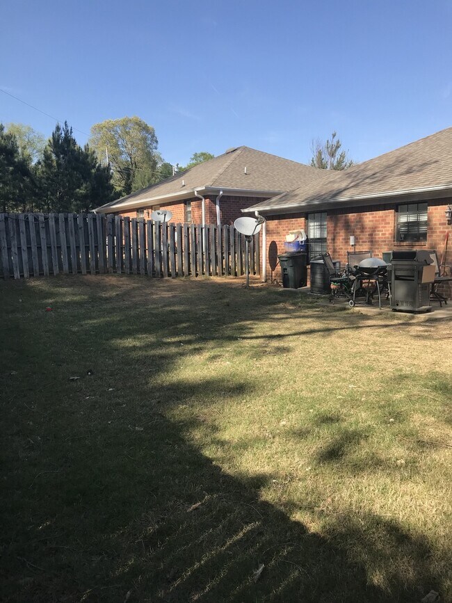 Building Photo - 106 Bailey Patricia Ave