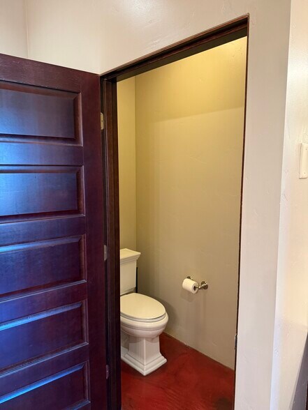 Building Photo - 150 Village Crossing Way