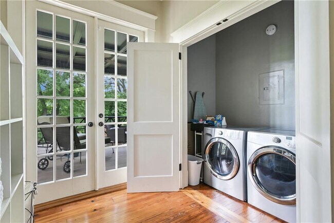 Building Photo - 635 Bonaventure Ave NE