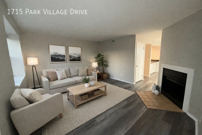 Building Photo - 1715 Park Village Dr