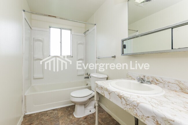 Building Photo - 6291 Leawood Dr