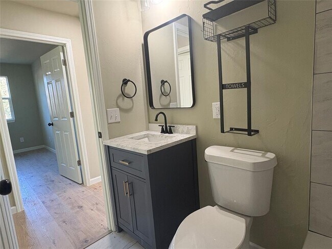 Building Photo - 205 NW 2nd St