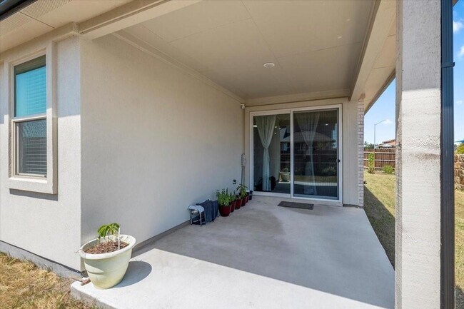 Building Photo - 18017 Nepi Dr