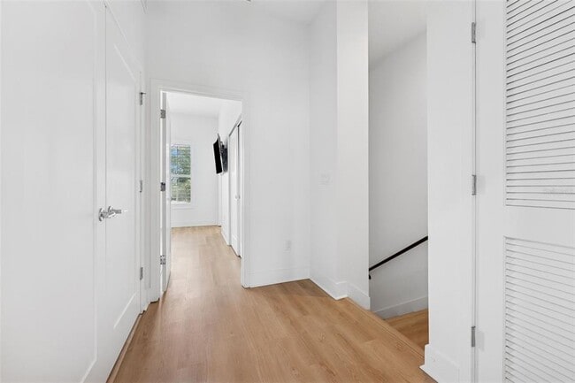 Building Photo - 4810 W McElroy Ave