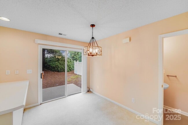 Building Photo - 15021 Deshler Ct