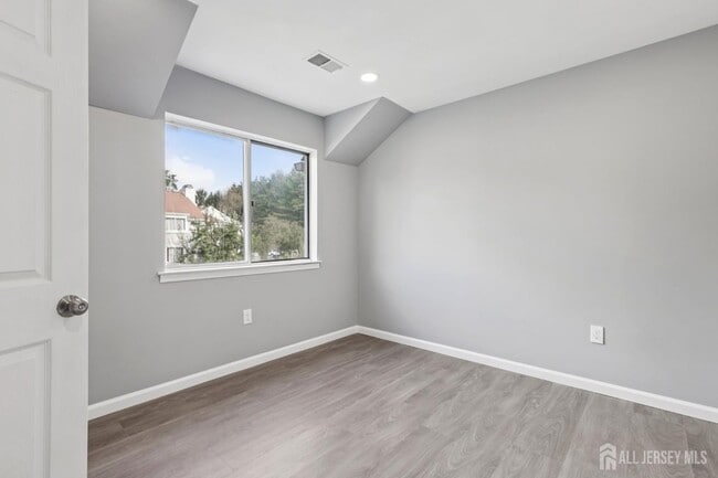 Building Photo - 1086 Schmidt Ln