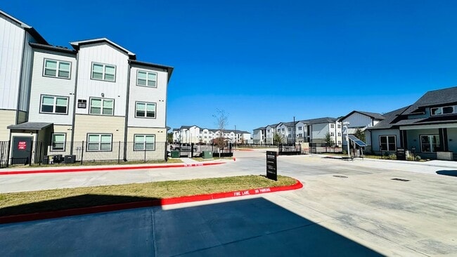 Building Photo - 19100 Woodland Hills Dr