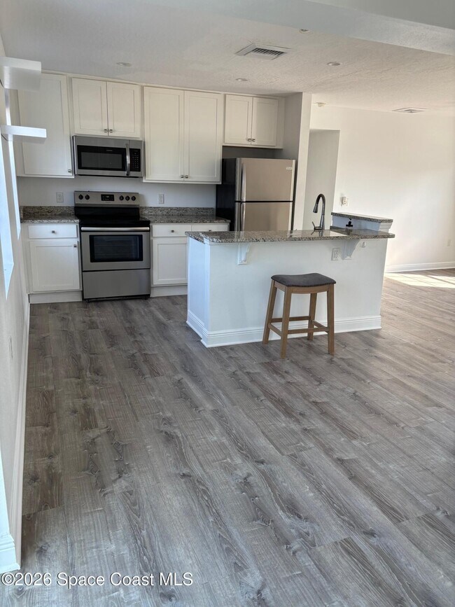 Building Photo - 904 Kensington Dr