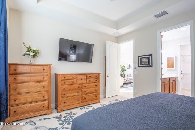 Building Photo - 225 St Somewhere Dr