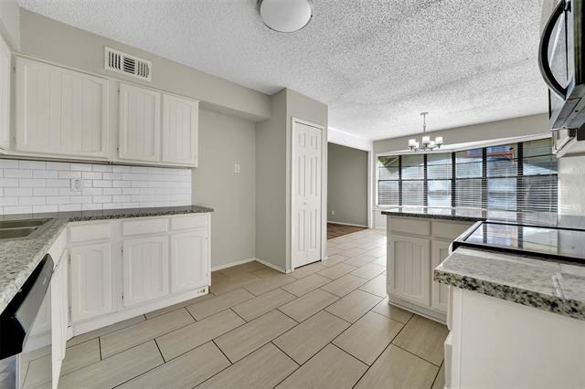 Building Photo - 3113 Peachtree Ln