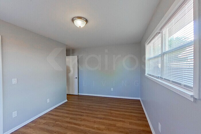 Building Photo - 4418 Mesa Cir