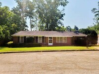 Building Photo - Rent Ready! National Hills Ranch Move in R...