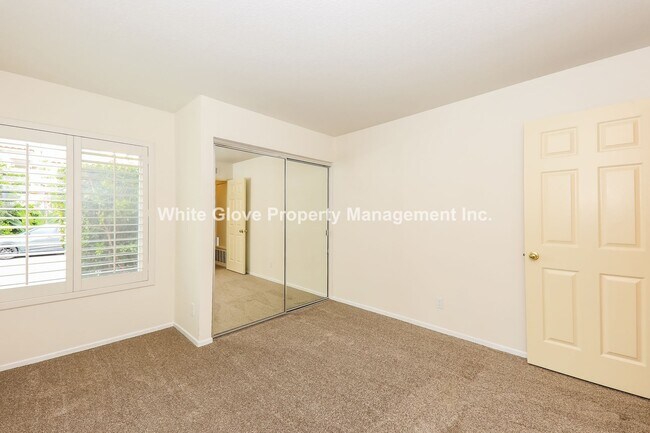 Building Photo - 3 Bedroom with Loft Irvine Home