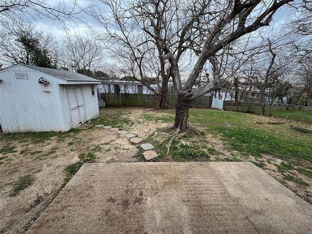 Building Photo - 1841 S Perry Rd