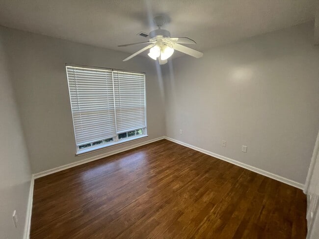 Building Photo - Nice Brick 3/2 House in Garden Lakes- $1,595