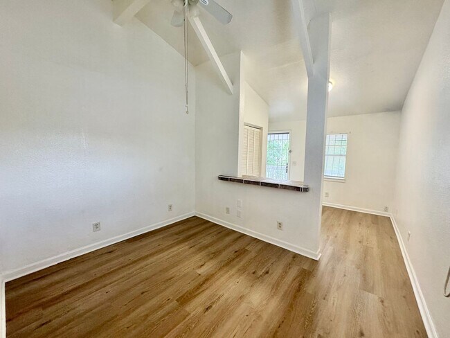 Building Photo - 602 Lovett Ave