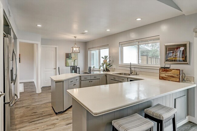 Building Photo - 1101 Guinea Dr