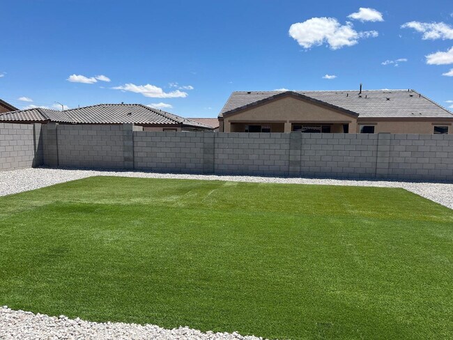 Building Photo - 1465 E Chandler Ct