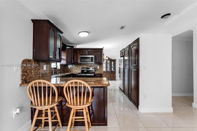 Building Photo - 10290 SW 145th Pl