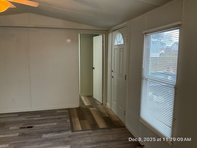 Building Photo - 108 Eakins Dr