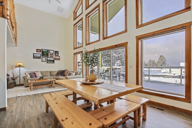 Building Photo - 130 Par Dr