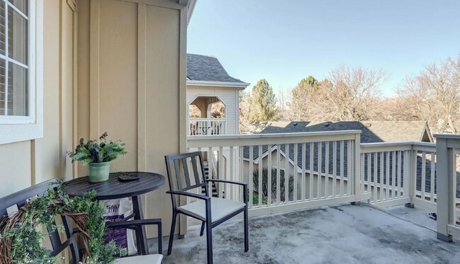 Building Photo - Beautiful Condo In Surprise Valley!