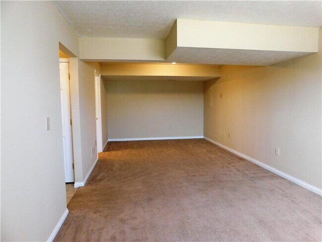 Building Photo - 1206 Carthage Dr