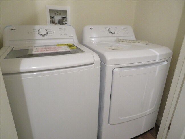 Building Photo - 2712 Bering St