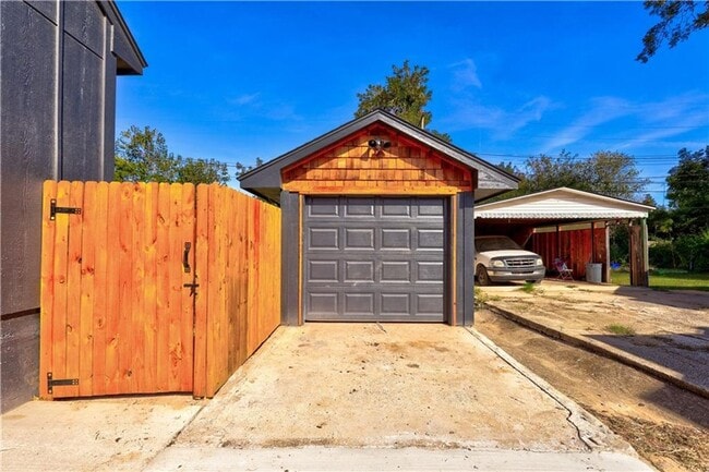 Building Photo - 3 Bed 2.5 Bath 1 Car Garage Built New 2021 in Gatewood Addition