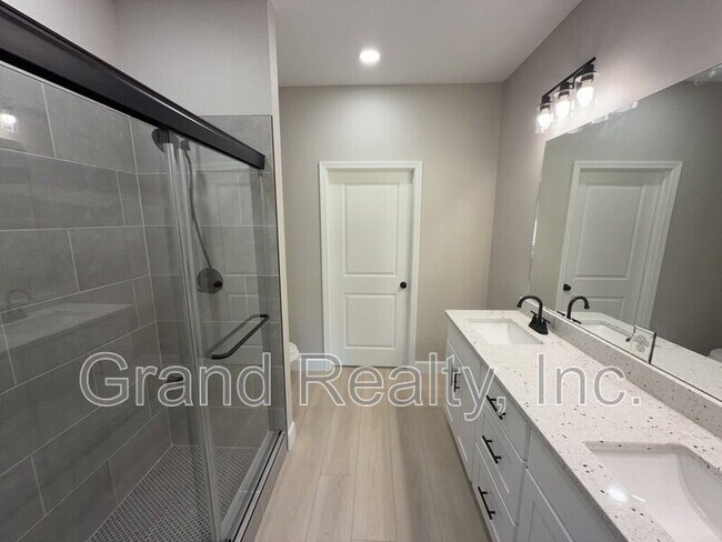 Building Photo - 6147 Beverly Ann Cir