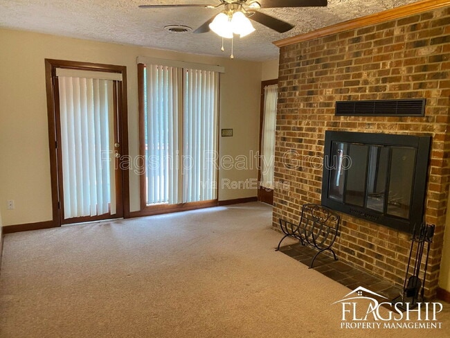 Building Photo - 1228 Forest Acres Dr