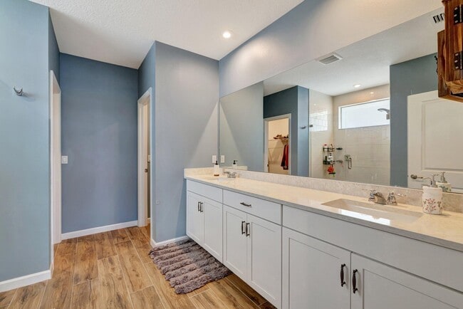 Building Photo - 10696 SW Estella Ln