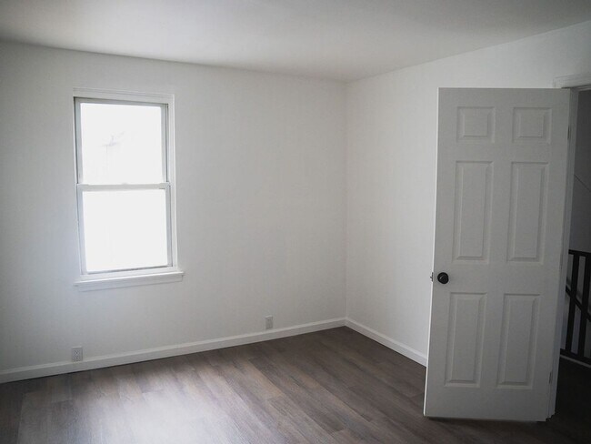 Building Photo - 936 Ferry St