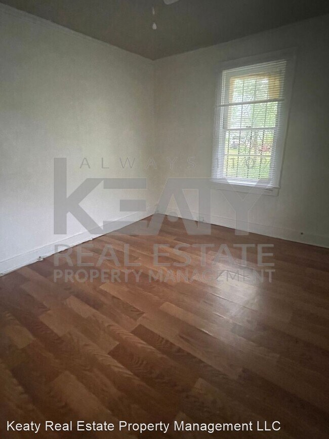 Building Photo - 2 br, 1 bath House - 313 W Gilman Road