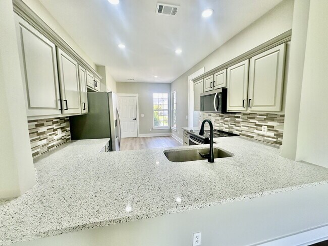 Building Photo - Gorgeous Renovated Two Bedroom Home in Sun City!