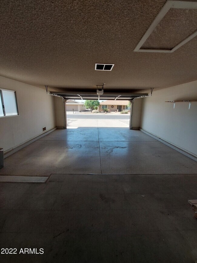 Building Photo - 13204 W Hyacinth Dr