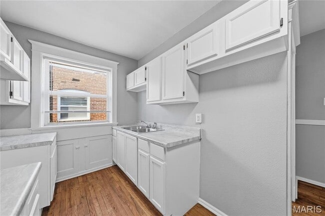 Building Photo - 4643 Evans Ave