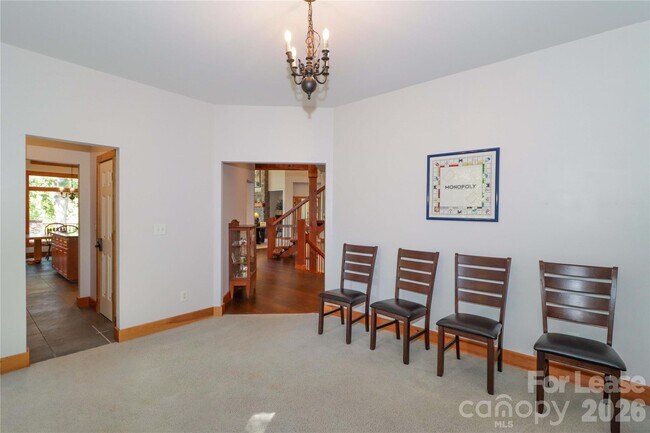 Building Photo - 111 Farmington Ln