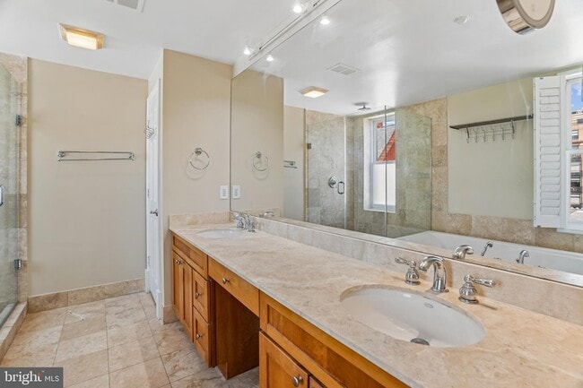 Building Photo - 1343 Q St NW