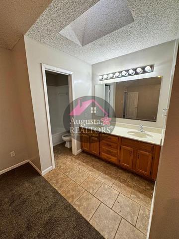 Building Photo - 12 Buttercup Dr