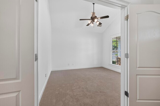 Building Photo - 1081 Carriage Ridge Dr