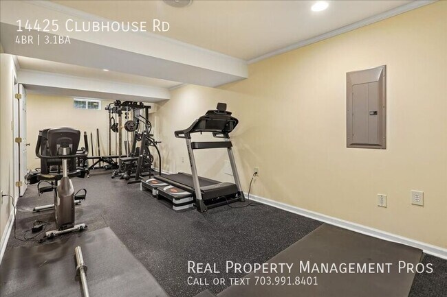 Building Photo - 14425 Clubhouse Rd