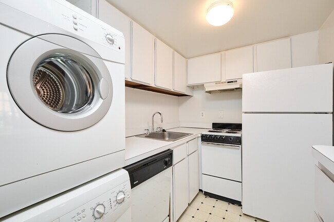 Building Photo - 1607 Corcoran St NW