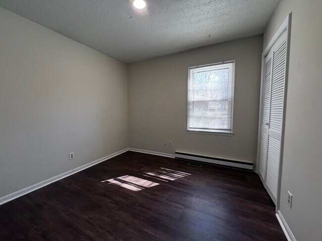 Building Photo - 7400 Barberry Ct