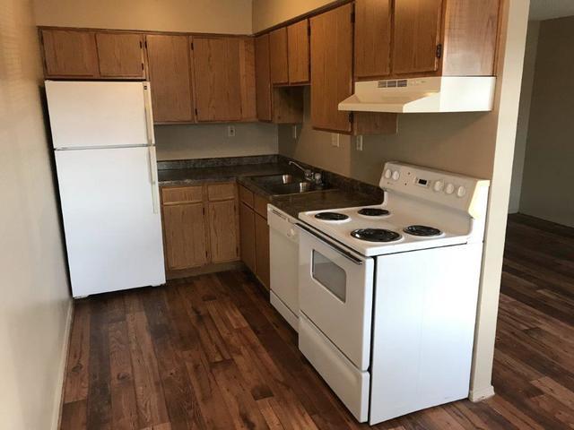 Building Photo - Ivy Green Commons, LLC