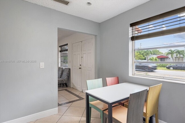 Building Photo - 5726 SW 20th St