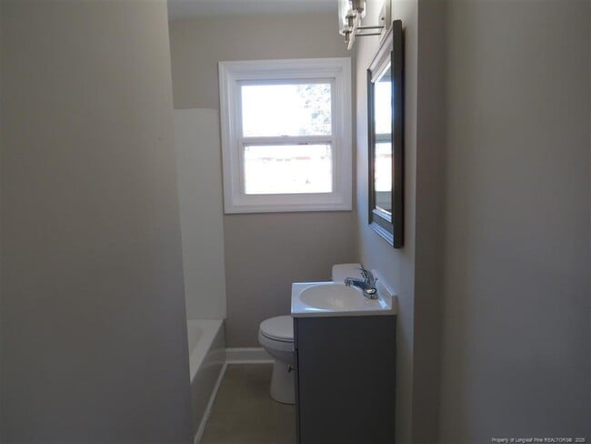 Building Photo - 4943 Fieldcrest Dr